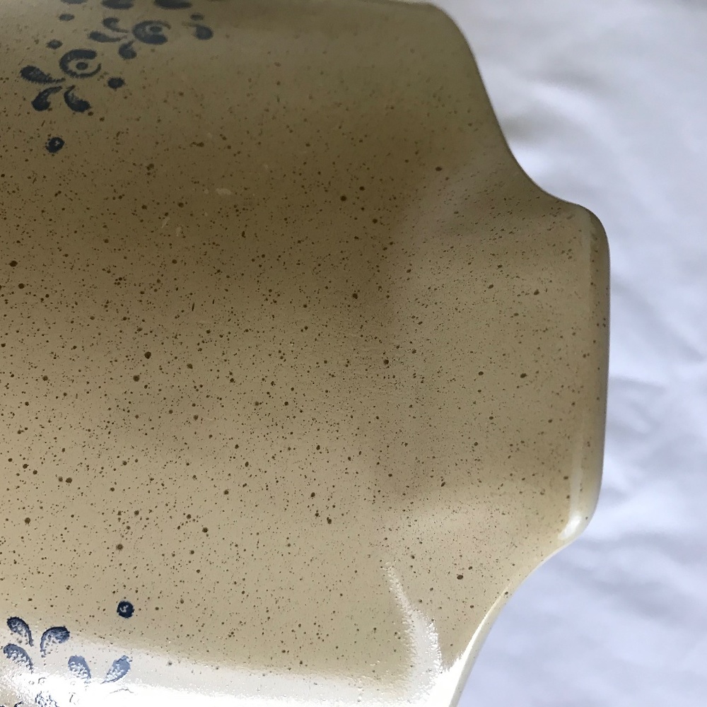 Vintage Pyrex by Corning - Homestead Round Casserole with Clear Lid Cover - Picture 12 of 16